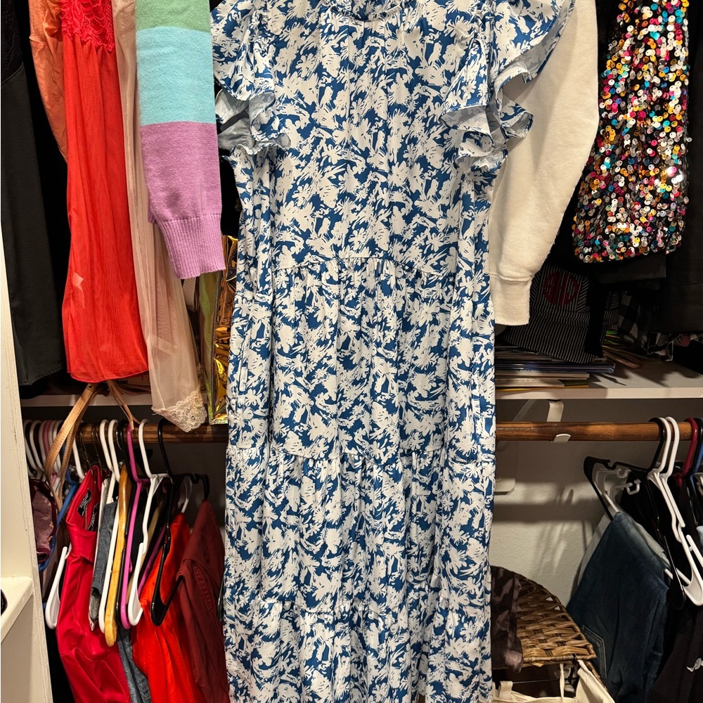 Pinch Blue and White Patterned Dress from Avara size small
